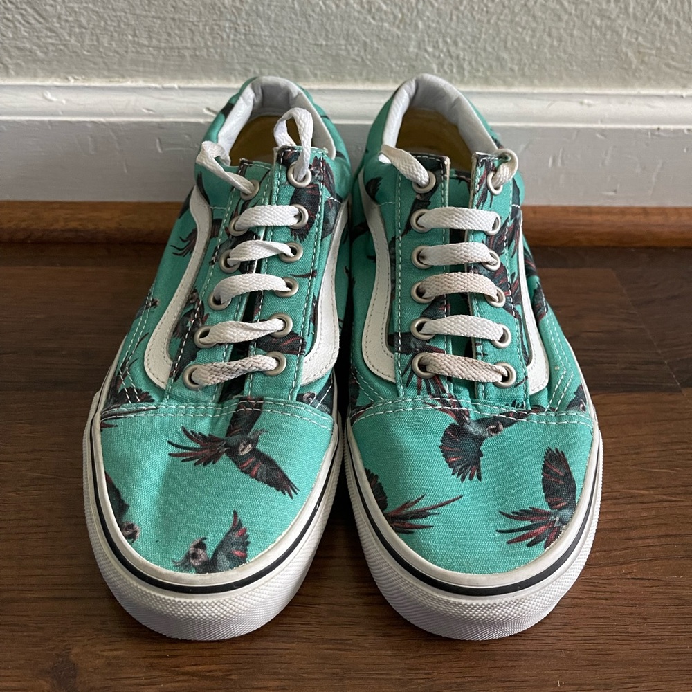 Parrot Vans